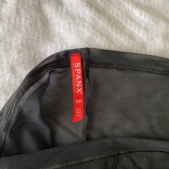 Body & Lining - Picture 4 of 5